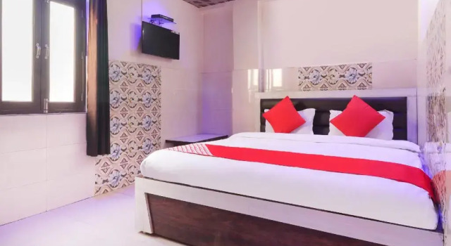 Hotel Kanha Dham by OYO