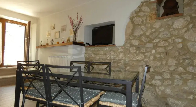 SCAPPO IN UMBRIA, Il Vicoletto, Varaa Hotelli Amelia Umbria