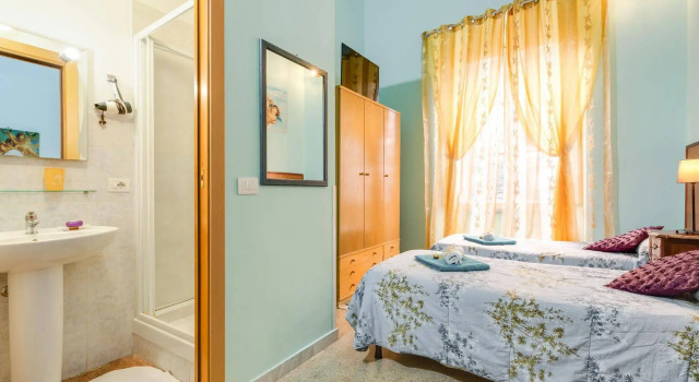 Confort B&B, Rezervovat Penzión se snídaní Hotely v Lazio s parkováním, Parkování
