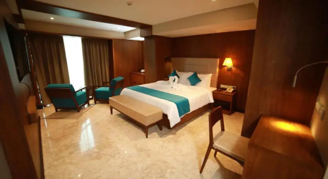 Люкс Yash International Calicut
