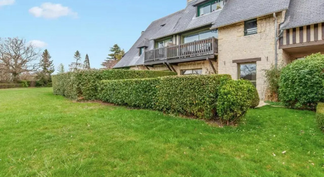 Nice flat in a beautiful estate 15 min by walk from Deauville - Welkeys
