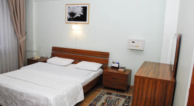 Апартаменты с 3 комнатами с балконом VIP Apart Hotel