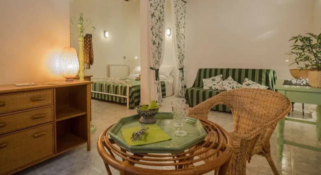 Picabon Quiet Apartment with AC & Balcony