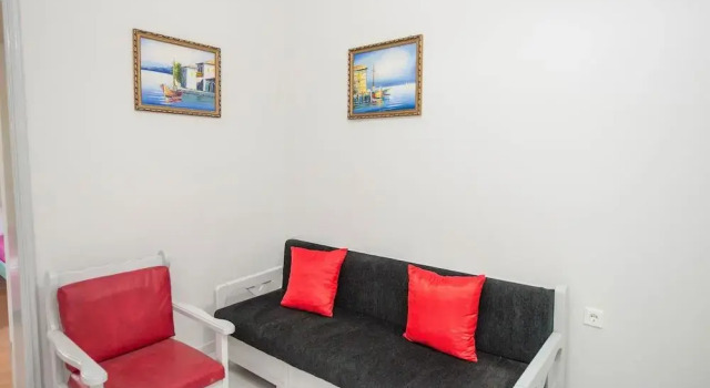 Eleni Apartments