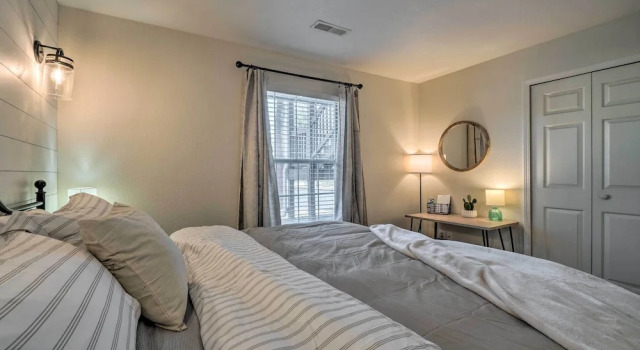 Branson Condo w/ Community Amenities: Near Dtwn!, Забронировать Апартаменты/квартира Отели Table Rock Lake с парковкой, Парковка