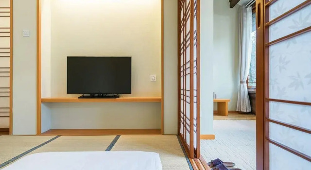 Lijiang Moreline Lodge, Забронировать Отель Лицзян Юньнань, рядом с Улица Сквер-стрит Древнего города Даянь