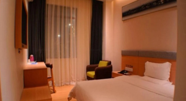7 Days Inn Shenzhen Xi Li Subway Station Branch