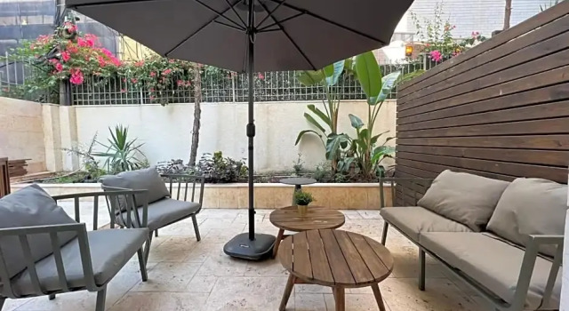 Люкс Olive Beer Garden Hotel