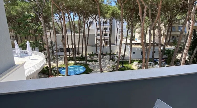 Трёхместный номер Comfort Atrium Deluxe Resort