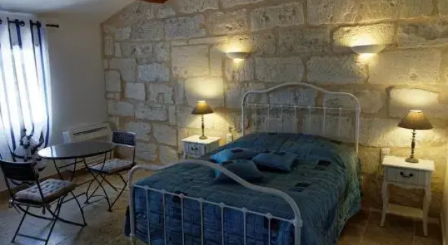 Le Mas d'Isnard, Varaa Hostelli Arles 
