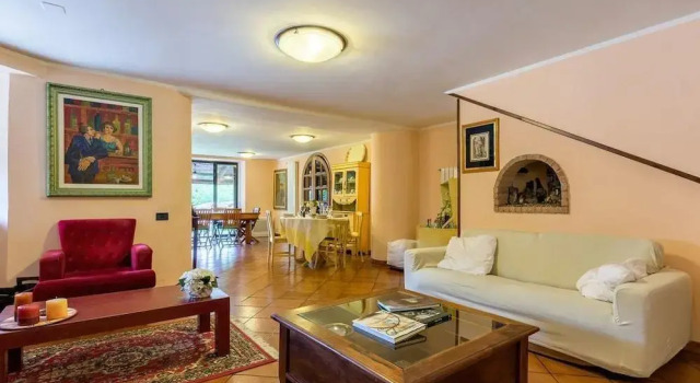 Cadamì, Book Hotel Borgorose 
