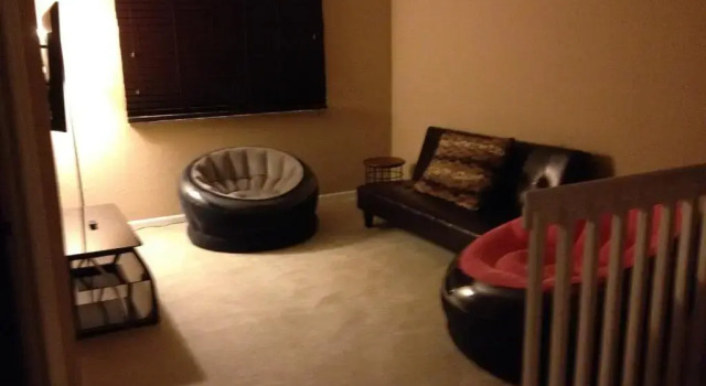 Коттедж с 2 комнатами Speedway Blvd Townhouse