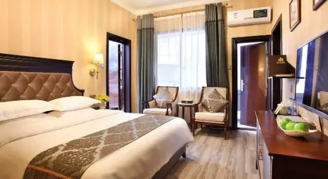 Люкс Classic Yu Hill Hotel (Guilin Arctic Square)