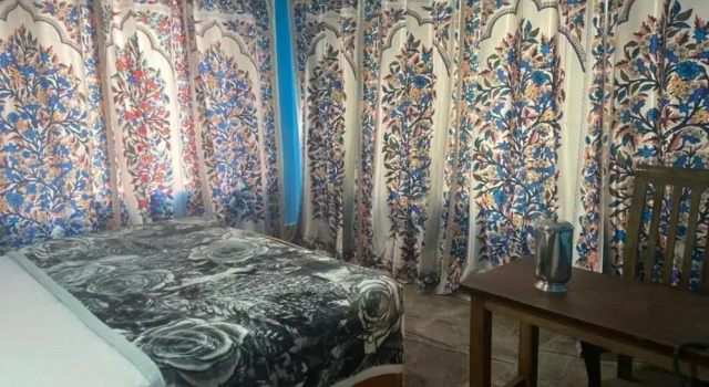 Hotel Al Azizia, Забронировать Отель Сринагар Jammu & Kashmir Ski