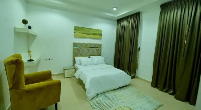 Hendon Luxury Apartment