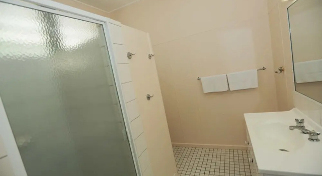 Семейные апартаменты с 2 комнатами с видом на гавань Harbour View Motel