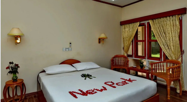 New Park Hotel, Boek Hotel Nyaung-U Mandalay Region