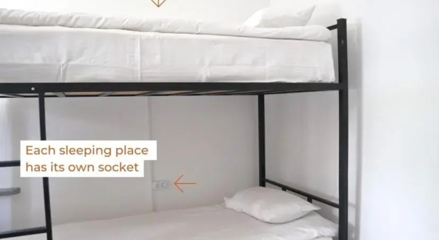 Кровать в общем номере ESENIN 1 Hostel & Bar