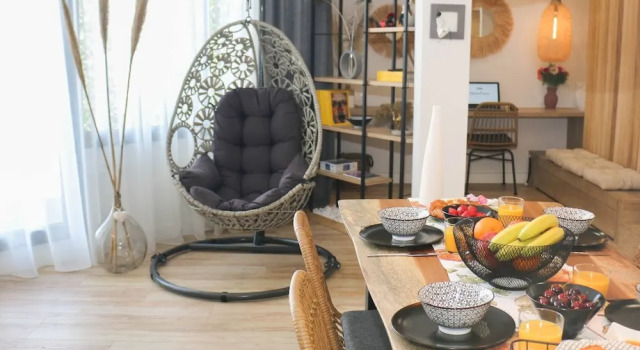 Апартаменты с 2 комнатами с балконом Luxury 80m2 Apartment With Balkony Downtown