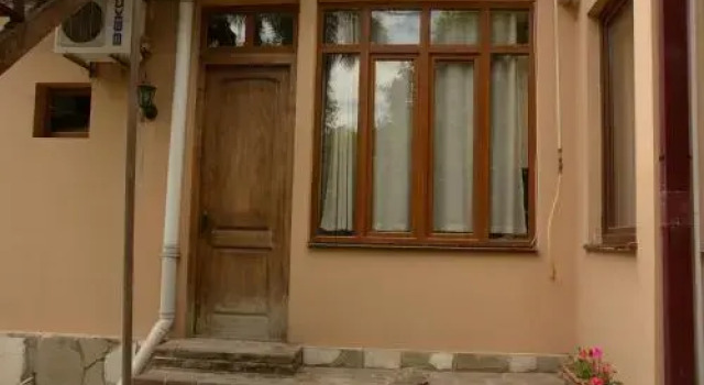 Centrally located house with garden, Забронировать Отель Тбилиси Регион Тбилиси, рядом с Tеатр имени Марджанишвили