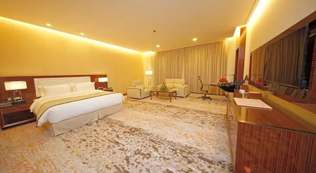 Двухместный номер Standard Royal Swiss Lahore