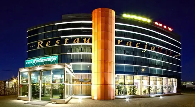 Max, Buchen Sie Hotel Lubon 