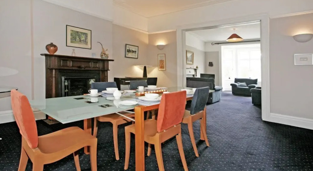 The Red Door - Adults Only, Book Hotel Limerick Limerick, nær King John's Castle