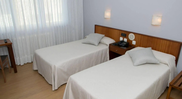 Hotel Brisa, Book Hotel A Coruña 