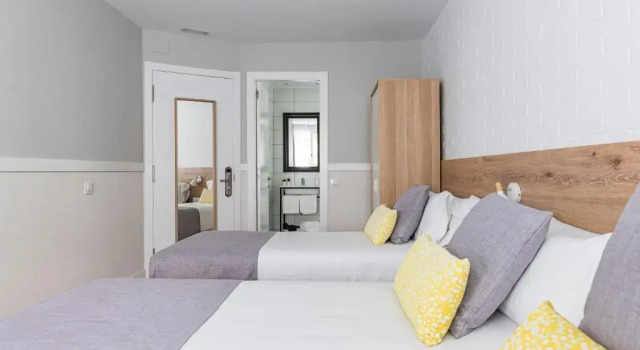 Трёхместный номер Standard BYPILLOW House