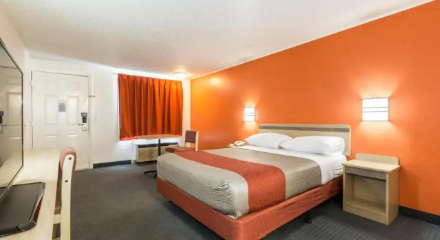 Двухместный номер Standard Travelodge by Wyndham Lansing