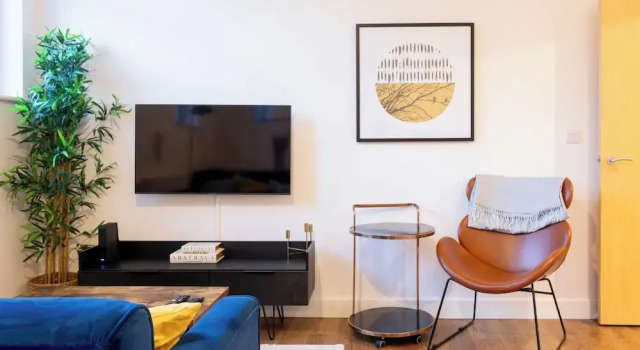 Modern 2- Bedroom Apartment in Central Redhill!, Rezervați Apartament Redhill Surrey
