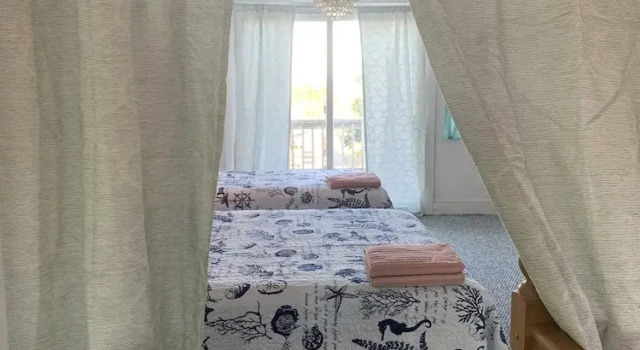Бунгало Mermaids & Mutts 3 Bedroom Bungalow by RedAwning