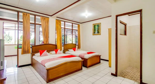Suite doble OYO 3899 Penginapan Christina
