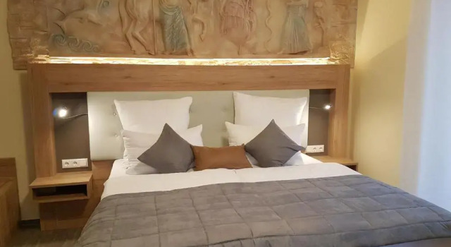 Люкс Deluxe Hotel & Restaurant Sparta