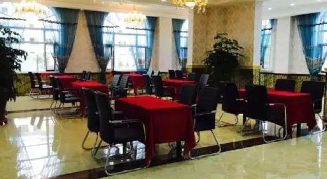 Xuehe Manbo Hotel, Book Hotel Hoteller i Linxia med parkering, Parkering