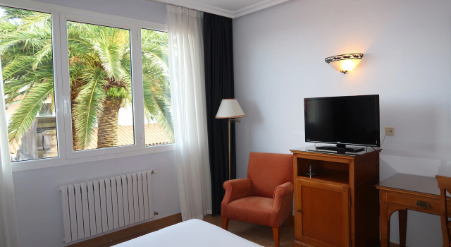 Hotel Gudamendi, Rezerwuj Hotel Hotele w Baskonia z parkingiem, Parking