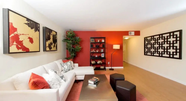 Oakwood At 350 Sharon Park Drive