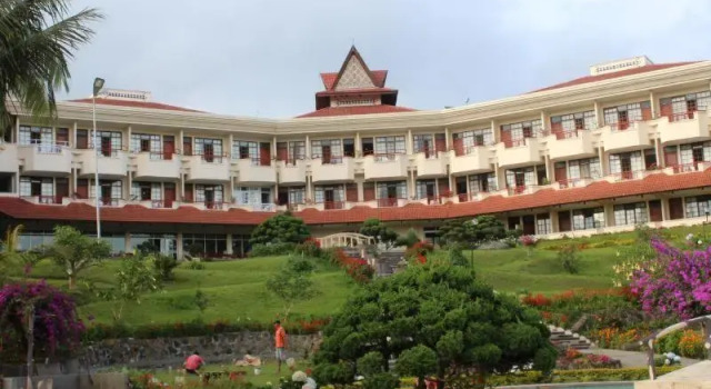 Sinabung Hills Resort, Rezerwuj Ośrodek wypoczynkowy Berastagi Sumatra