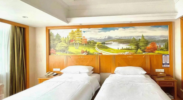 Vienna Hotel (Dongguan Dalingshan baihuadong store), Rezervasyon Otel Guangdong otoparklı oteller, Otopark