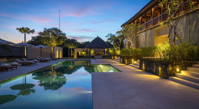 Люкс с 4 комнатами REVĪVŌ Wellness Resort Nusa Dua Bali