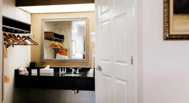 Quality Inn Johnson City, Rezerwuj Hotel Hotele w Johnson City z basenem, Basen