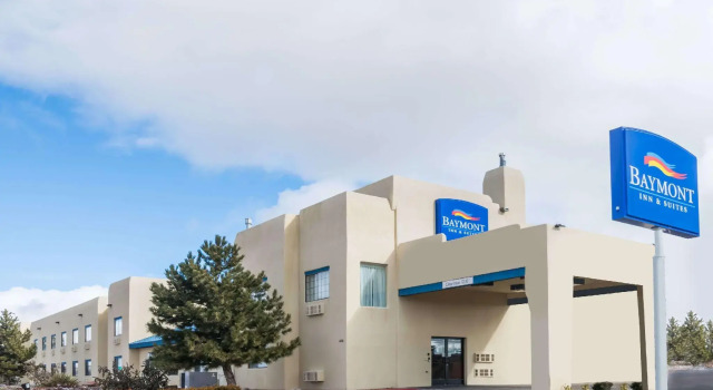 Четырёхместный люкс Baymont by Wyndham Santa Fe