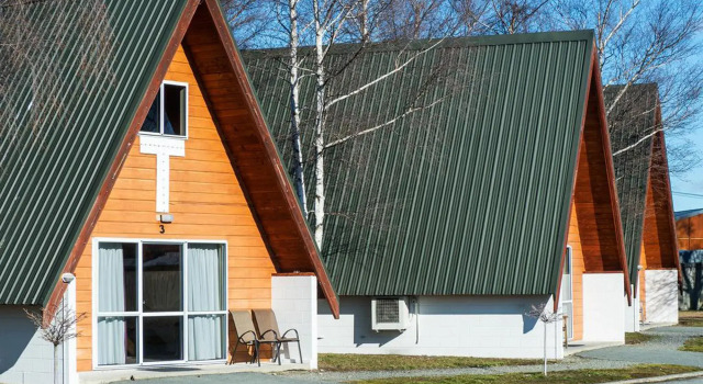 Mountain Chalets Motel