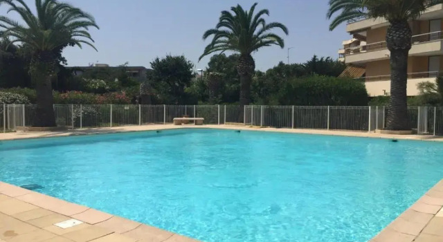 Fréjus plage T2, piscine, parking, plages à 200m