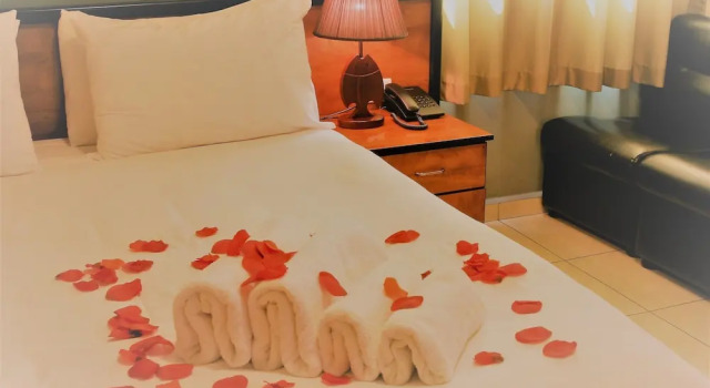 Komfort Suite 2 Schlafzimmer mit Balkon Byblos Comfort Hotel