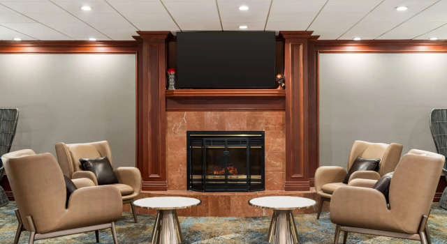 La Quinta Inn & Suites by Wyndham Madison American Center