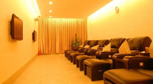 Dong Jun Hotel, Boek Hotel Hotels in Guangdong met parkeren, Parkeren