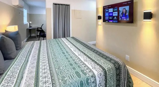 Студия Classic TriLuxe Inn & Studios