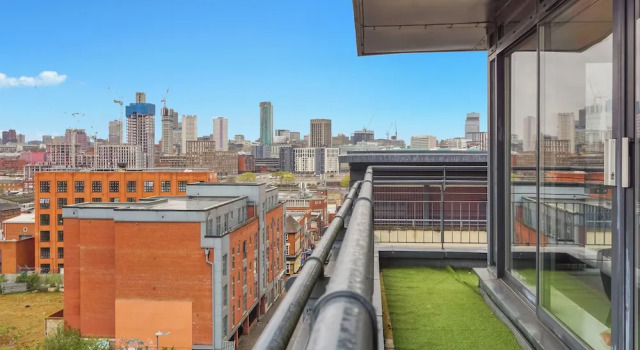 Апартаменты 2 Bed Penthouse-sleeps 4 With Wraparound Balcony