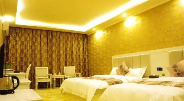 Luxi Yunjia Theme Hotel, Rezerwuj Hotel Hotele w Luxi z parkingiem, Parking